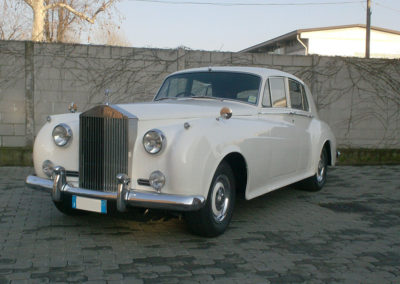 - ROLLS ROYCE SILVER CLOUD -